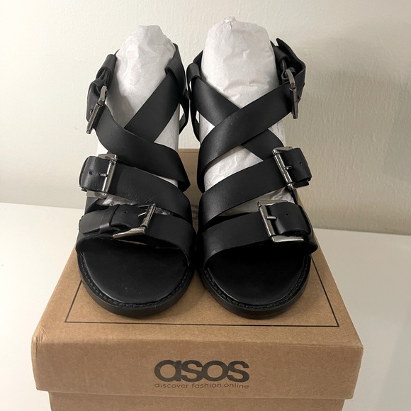 NEW! ASOS HABIT Leather Buckle Straps Low Heeled Sandals - Black / US 11. - Picture 4 of 6